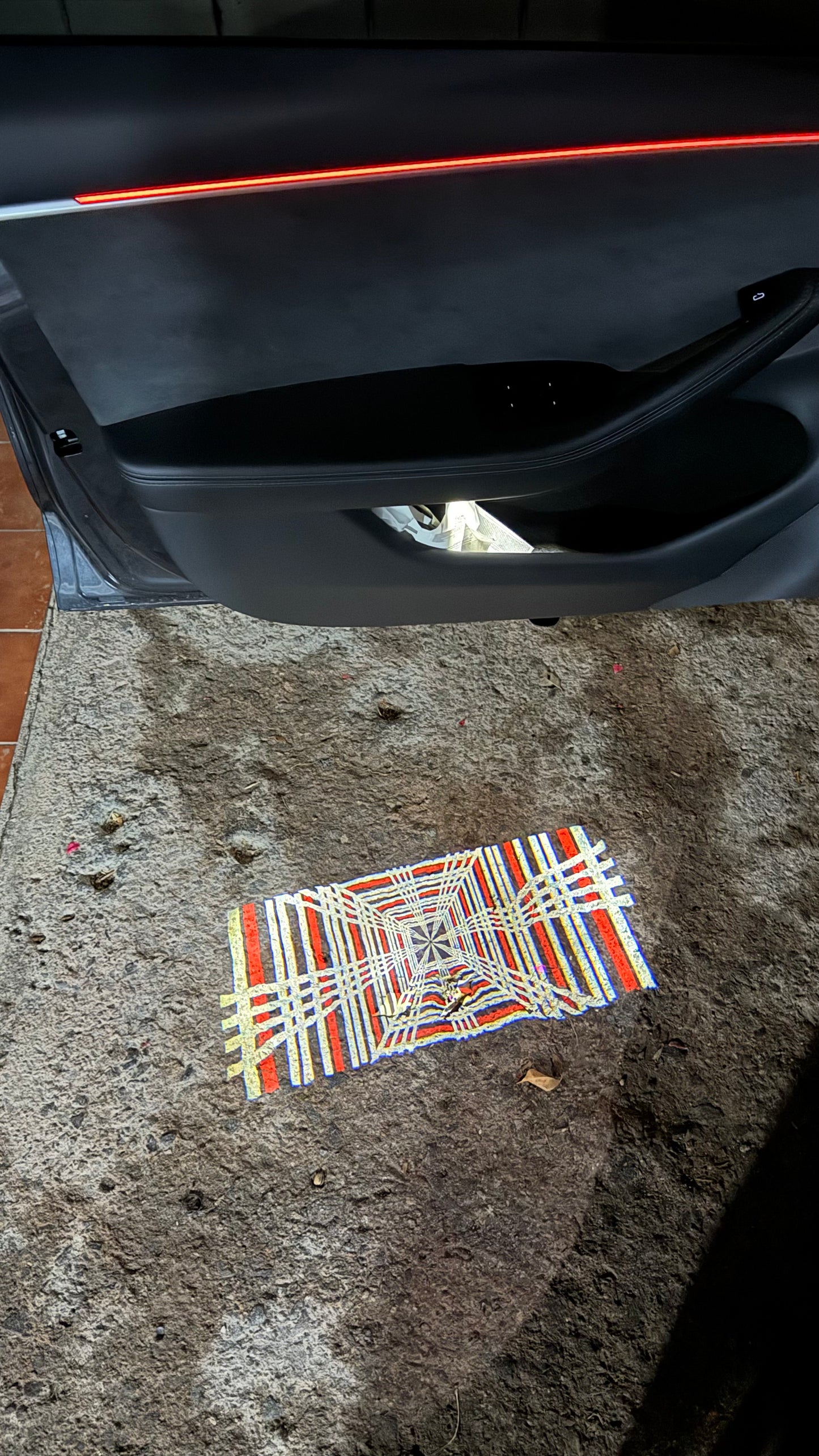 Luces de Cortesía Emblema Plaid todos los modelos (S/3/X/Y) - 4 piezas