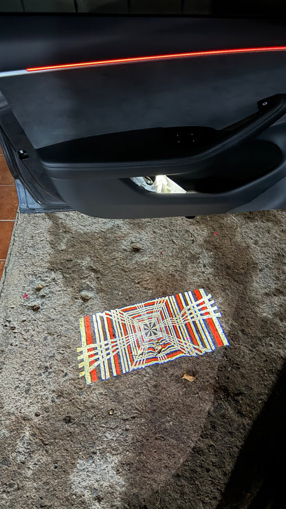 Luces de Cortesía Emblema Plaid todos los modelos (S/3/X/Y) - 4 piezas